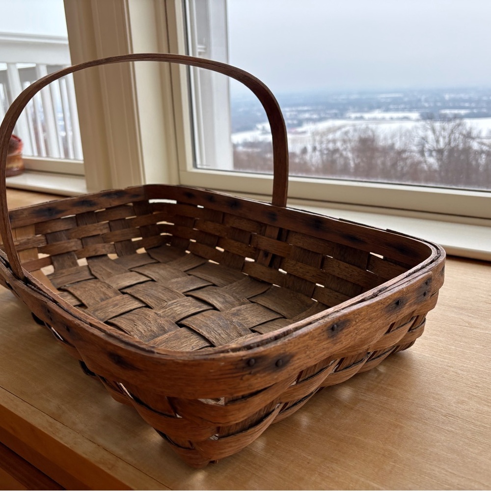 Beautiful Clean Rustic Brown Woven Basket Unique pet/smoke-free - Picture 7 of 16